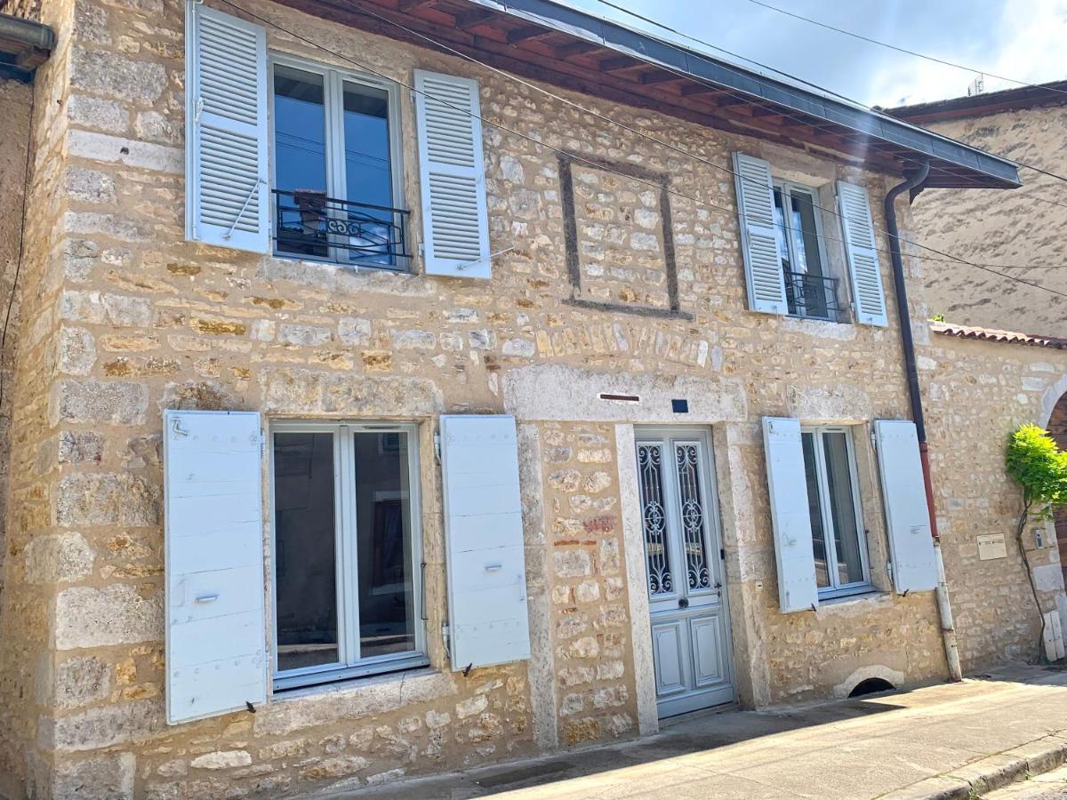 Gite Cosy Avec Jacuzzi Classe 3 Etoiles Poncin 外观 照片