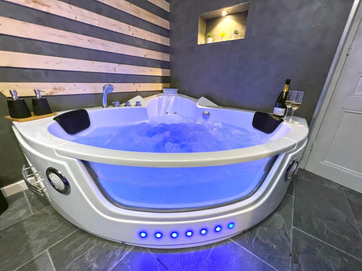 Gite Cosy Avec Jacuzzi Classe 3 Etoiles Poncin 外观 照片